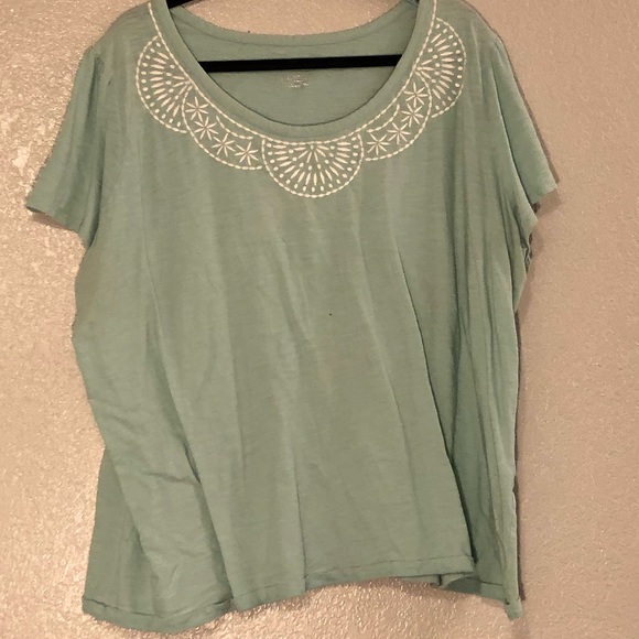 Flowy Embroidered Tee - Picture 1 of 3